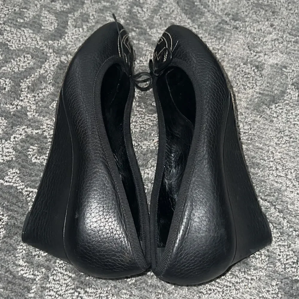 •Gucci•  ​ - Picture 8 of 10